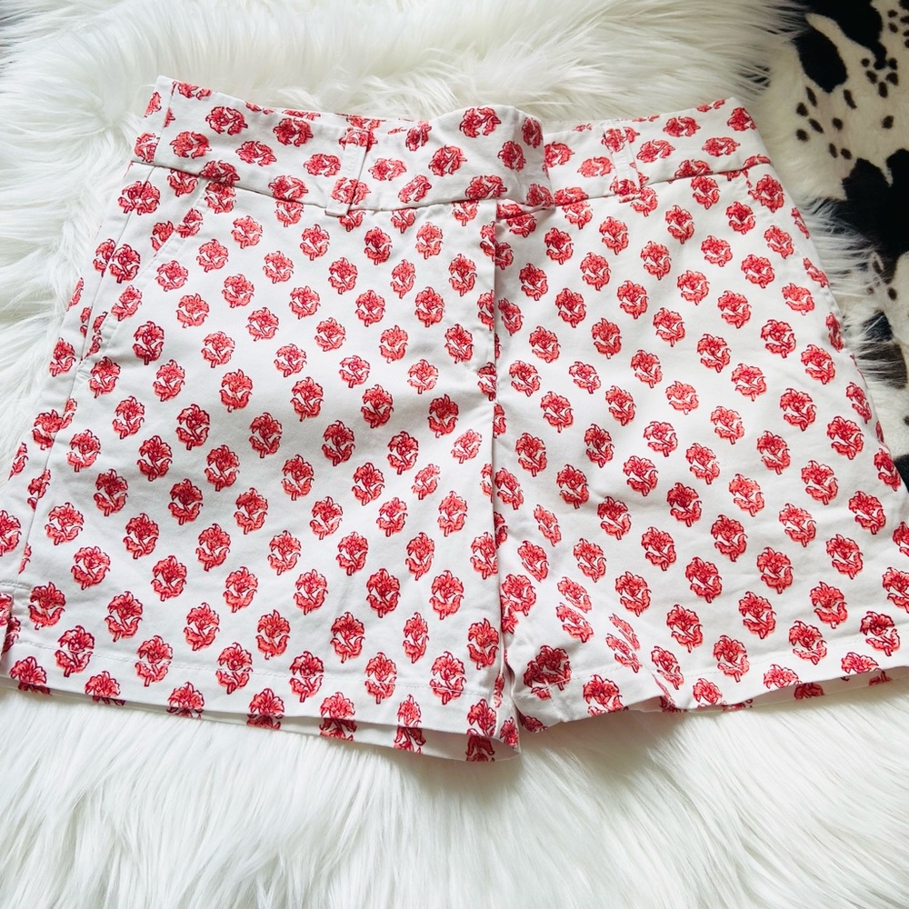 Loft The Riviera Shorts floral design, off white color size 4p